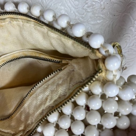 VTG White Beaded Fold Over Retro Shoulder Handbag Made in Japan 9"x6" - Picture 5 of 14